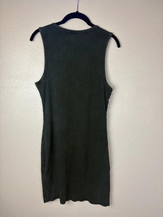 Ribbed sleeveless bodycon tank dress, feat. figure-hugging silhouette size Large - Picture 5 of 10